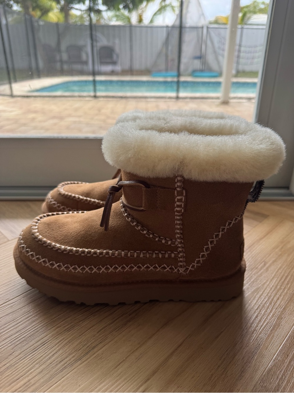 UGG Women’s Classic Mini Alpine Winter Boots in Chestnut Sz 8 - Picture 6 of 10